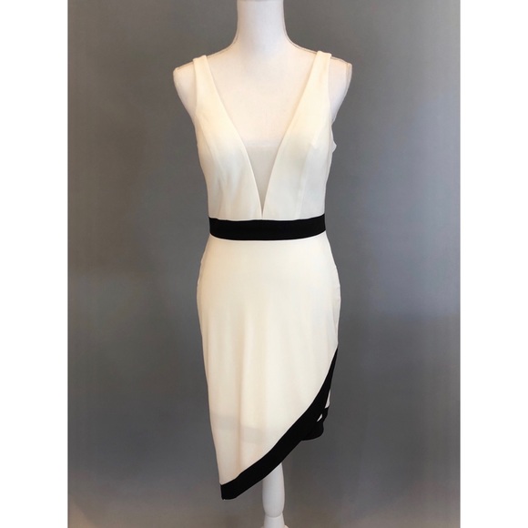 IEENA for MacDuggal Dresses & Skirts - IEENA For MacDuggal Plunge Front Dress